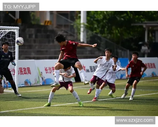 青春拼搏U11足球比赛展现小将风采与团队精神的精彩瞬间